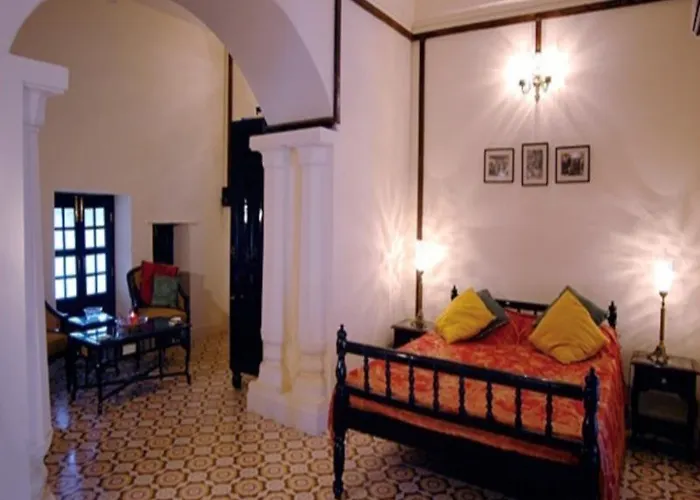 Alipura Palace